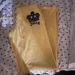 Low waisted buttery yellow juicy couture sweats